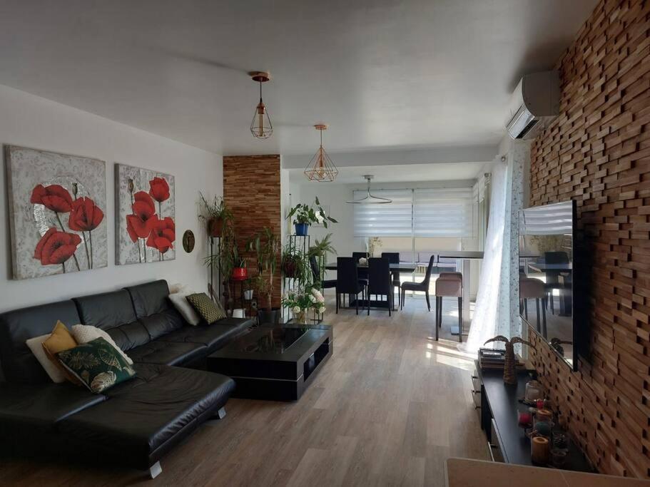 Maison Entiere Redessan ภายนอก รูปภาพ